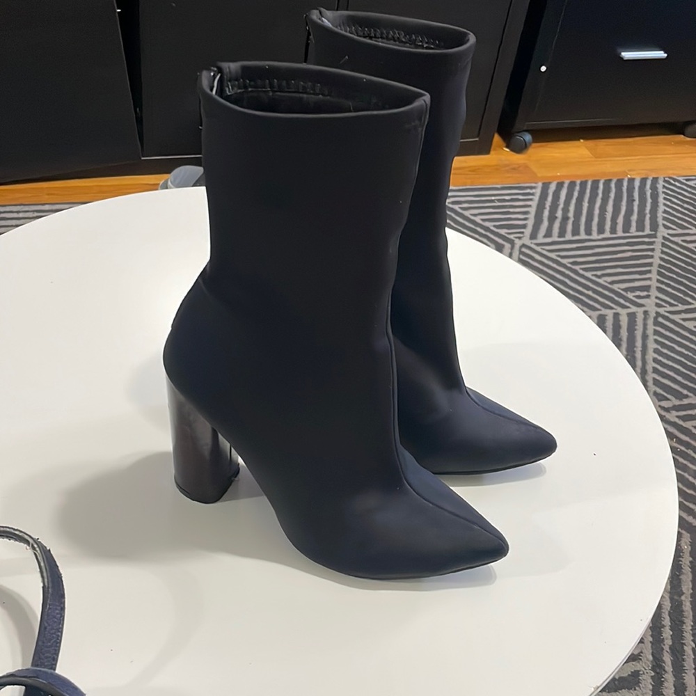 So me pointy boots